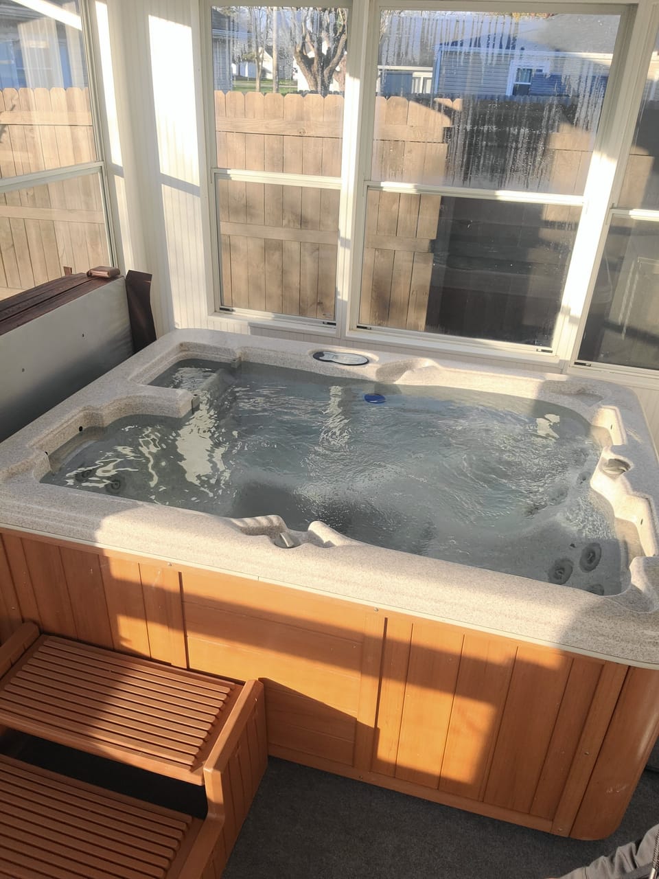 Indoor spa tub