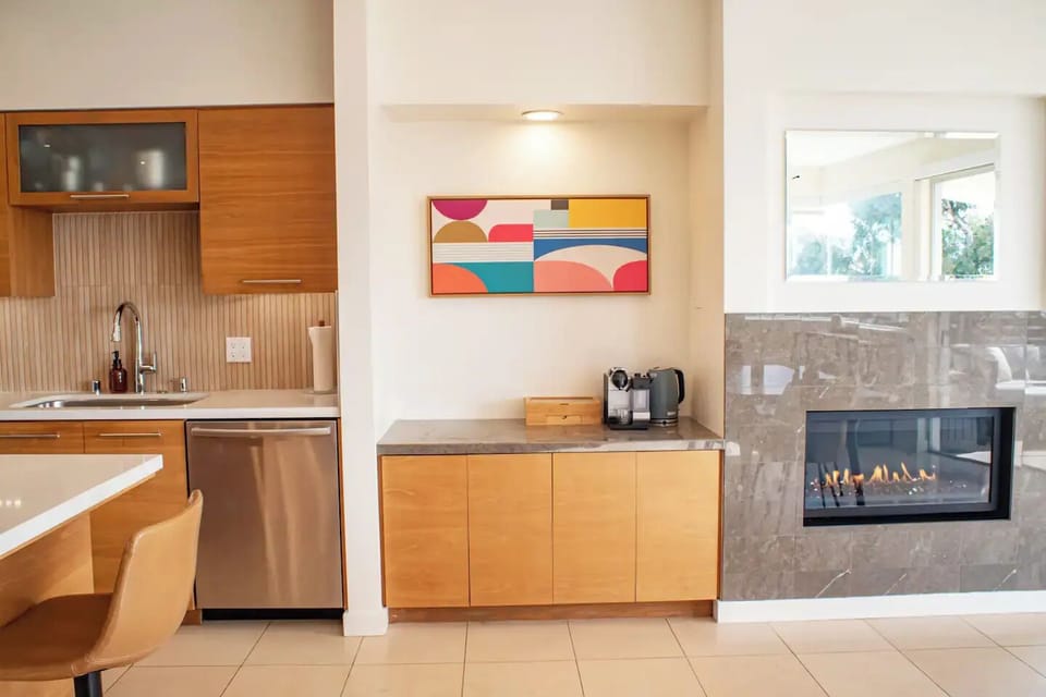 Coffee & tea bar + gas fireplace (2nd level)