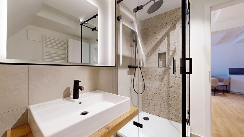 Modern and high-quality bathrooms in the N°8A Boardinghouse Lüneburg (1)
