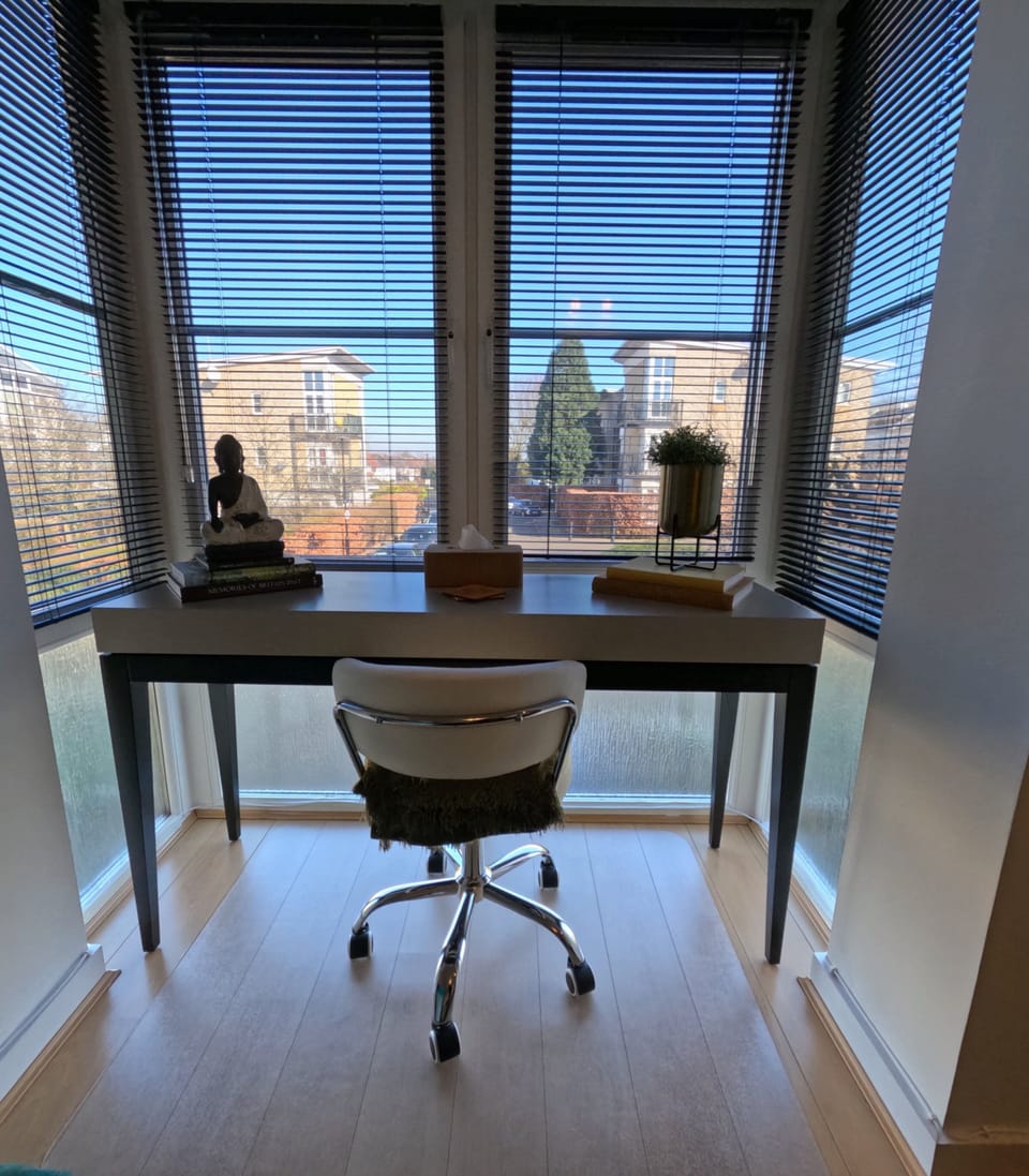 console table, can be used for desktop 
