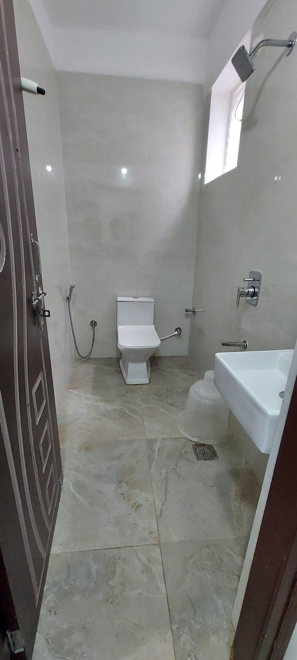 Classic Double Room | Bathroom | Shower, towels, soap, shampoo