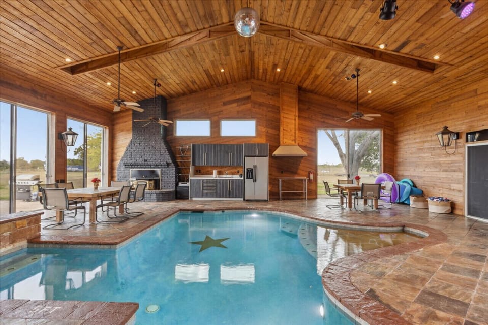 Where else but the Lone Star State would you find a Texas Shaped pool?
