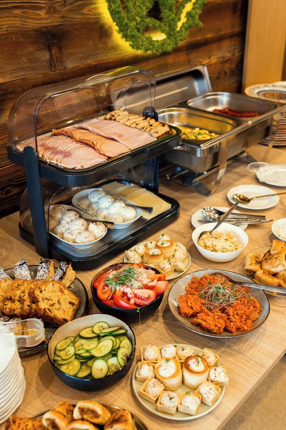 Free daily buffet breakfast