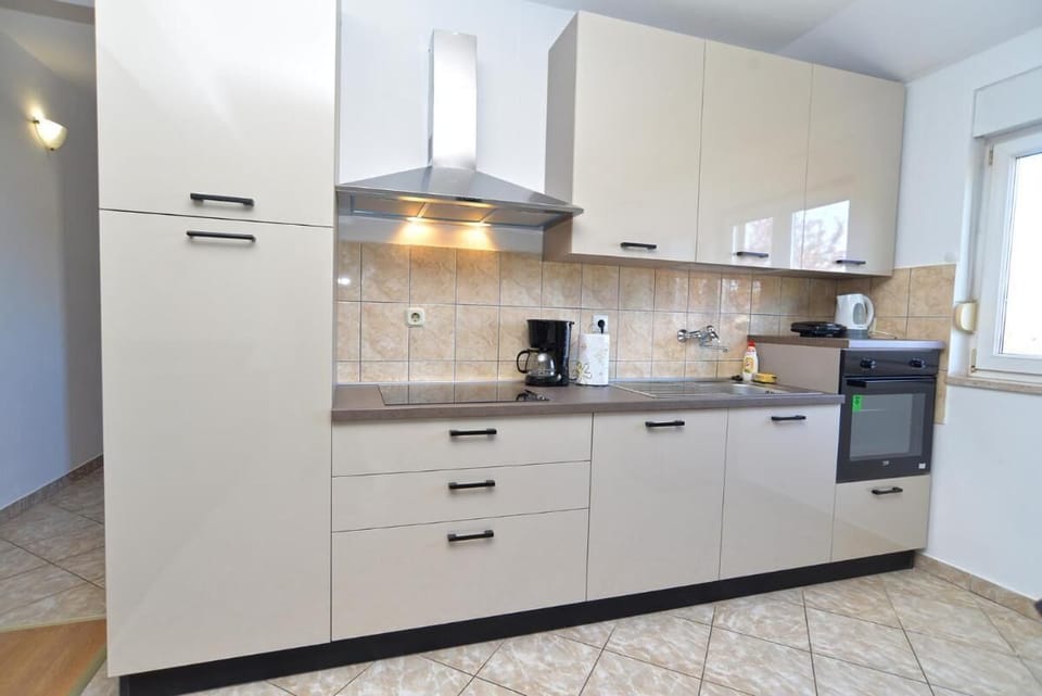Apartment, 3 Bedrooms, Smoking, Balcony | Interior