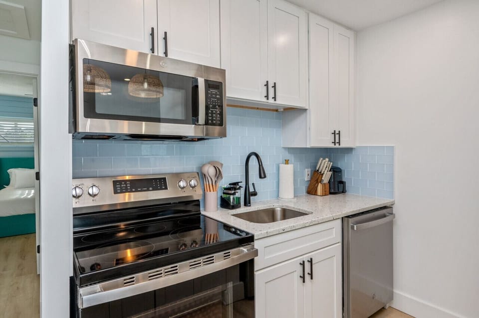 Modern kitchen appliances designed for ease and efficiency—perfect for all your cooking needs.