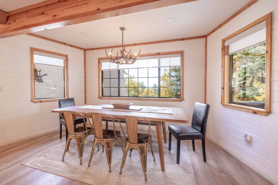 Great dining room and table for 8!