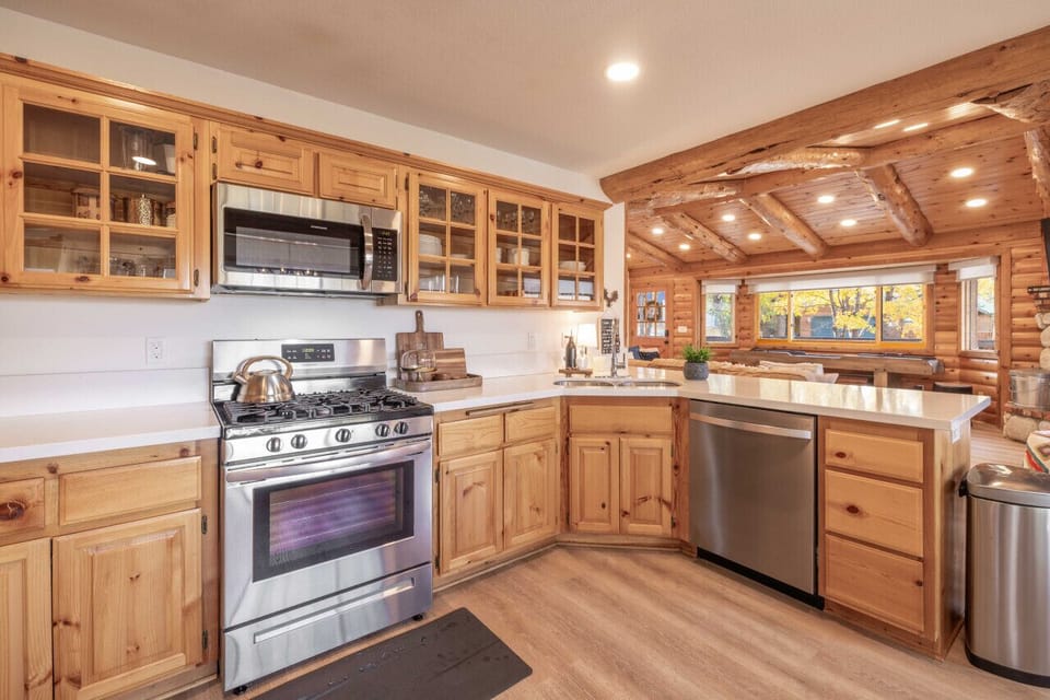 Open kitchen floor plan perfect for entertaining