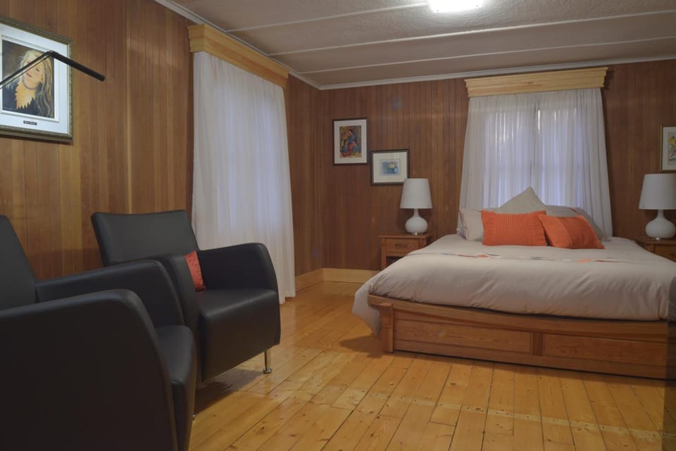 1 bedroom, individually decorated, iron/ironing board, free WiFi