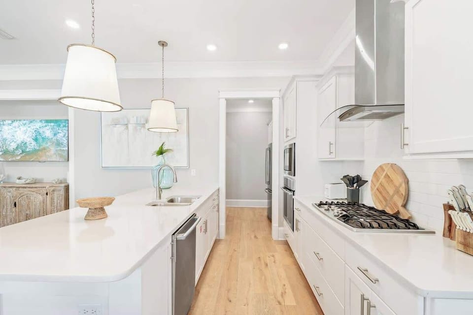 Large kitchen to easily prepare meal together!