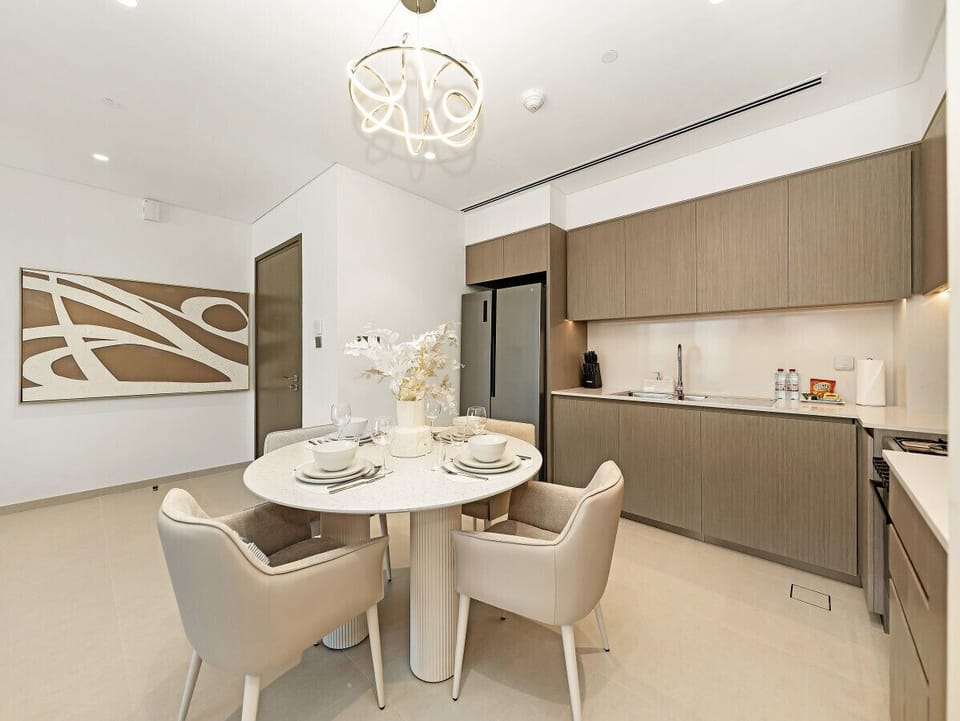 Fully Equipped Modern Kitchen and cozy dining area