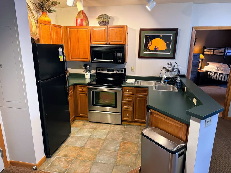 Full kitchen