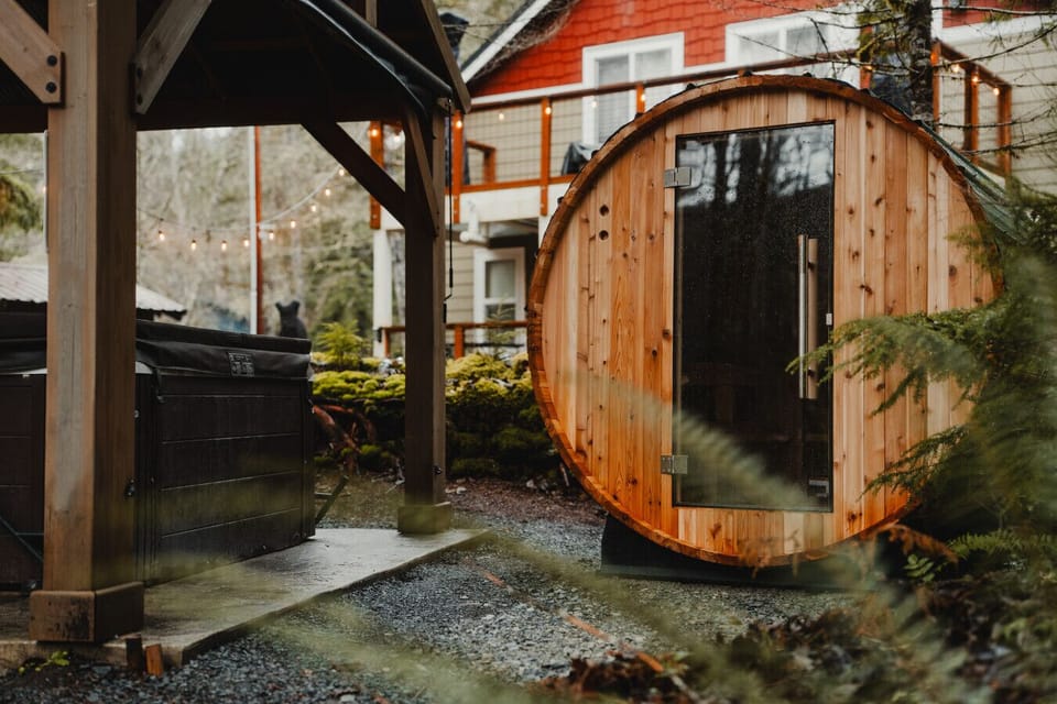 Backyard - Barrel Sauna & Hot Tub!  Perfect after a day of hiking or exploring!
