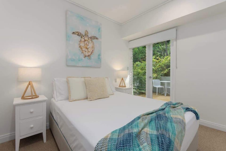 Queen suite with ensuite, BIR and courtyard access.