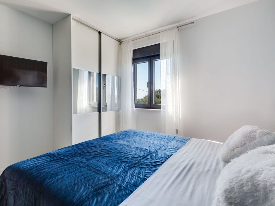 Building, Property, Furniture, Comfort, Window, Azure, Textile, Wood, Bed Frame