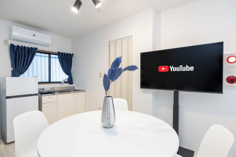 Executive Condo, Balcony | In-room dining
