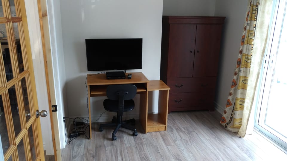 Apartment, 3 Bedrooms (La Petite Bergeronnette) | Living area | TV