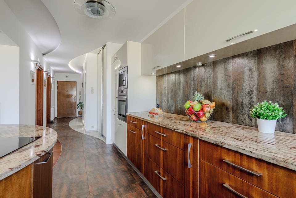 Comfort Apartment, Balcony, Courtyard View | Private kitchen | Fridge, microwave, oven, stovetop