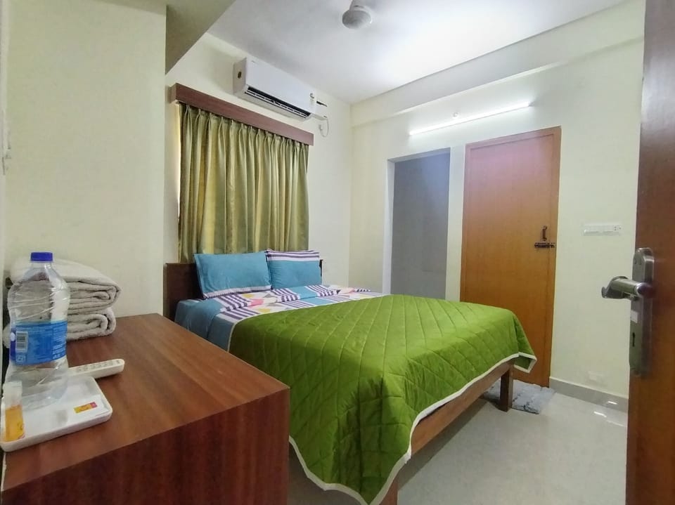 Comfort Apartment | 2 bedrooms, blackout drapes, soundproofing, iron/ironing board