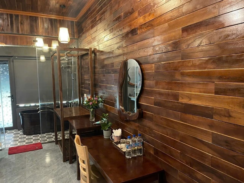 Rainfall showerhead, free toiletries, hair dryer, slippers