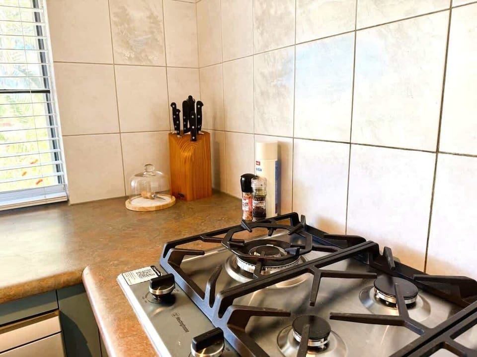 BRAND NEW stove and oven installed December 2024