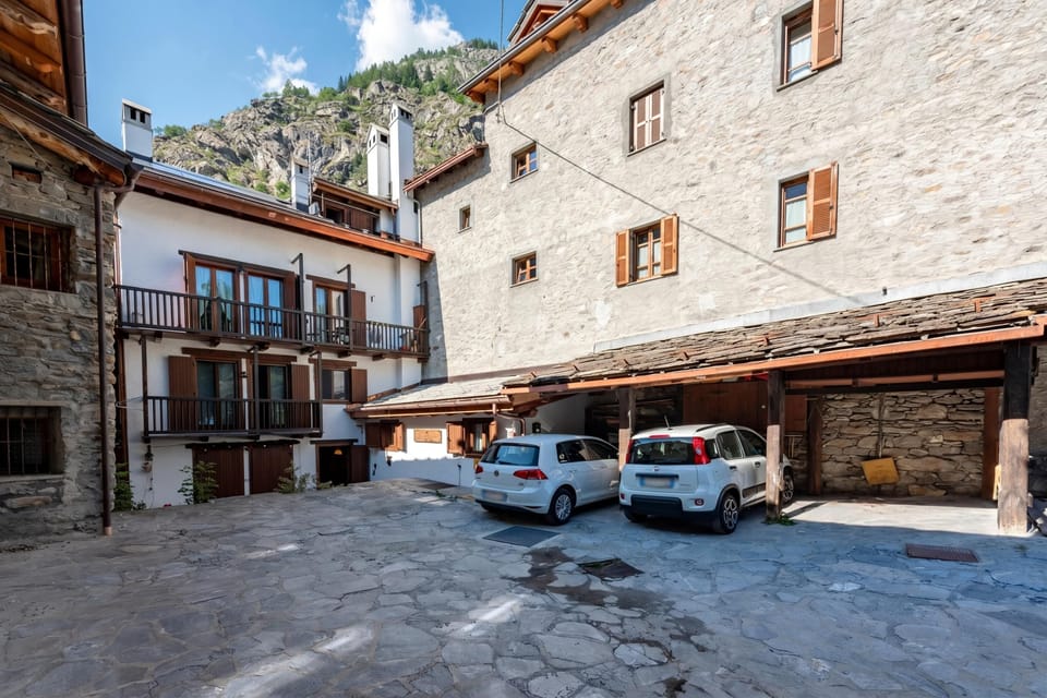 Luxury Apartment, Multiple Bedrooms (Beautiful Flat In Courmayeur) | Exterior