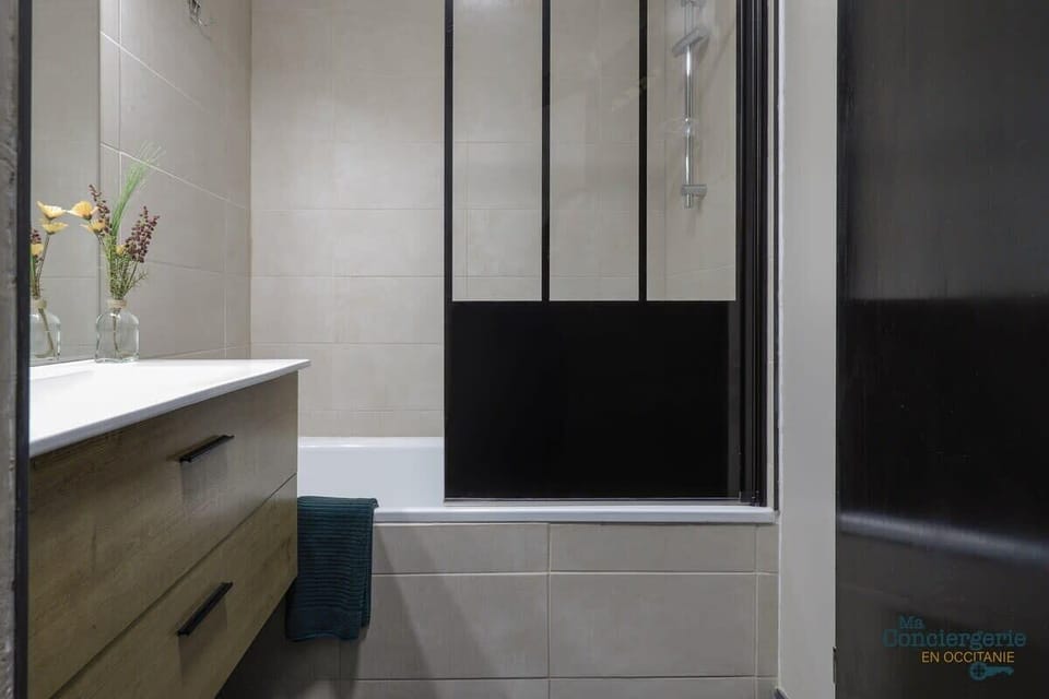 Chambre avec placard de rangement