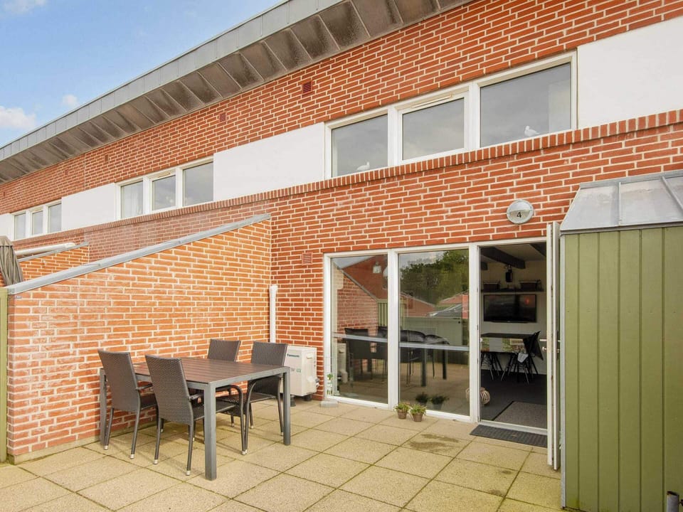 House | Outdoor dining