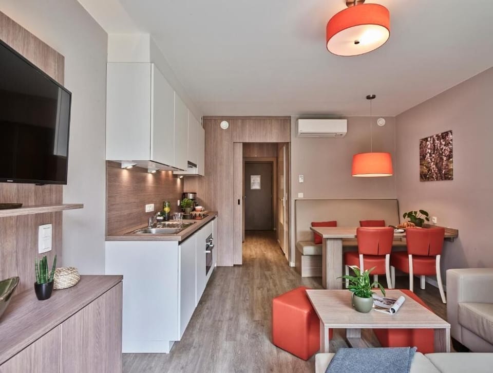 Comfort Apartment, Balcony, Park View | Desk, laptop workspace, soundproofing, free WiFi