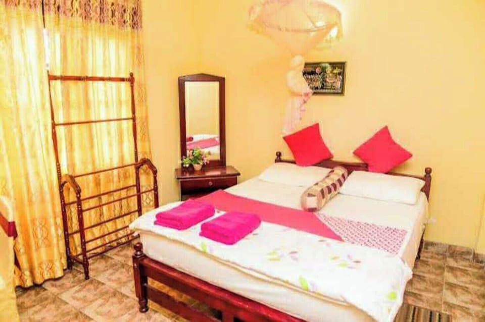 Standard Double Room | In-room safe, desk, soundproofing