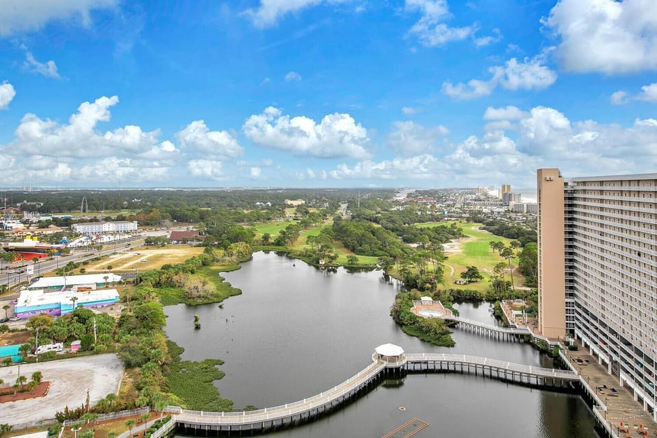Condo, 1 King Bed with Sofa bed (Laketown Wharf 2135) | Aerial view