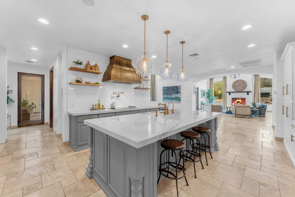 Huge Chefs Kitchen 