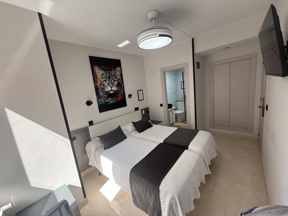 Twin Room, 2 Twin Beds | In-room safe, desk, laptop workspace, free WiFi