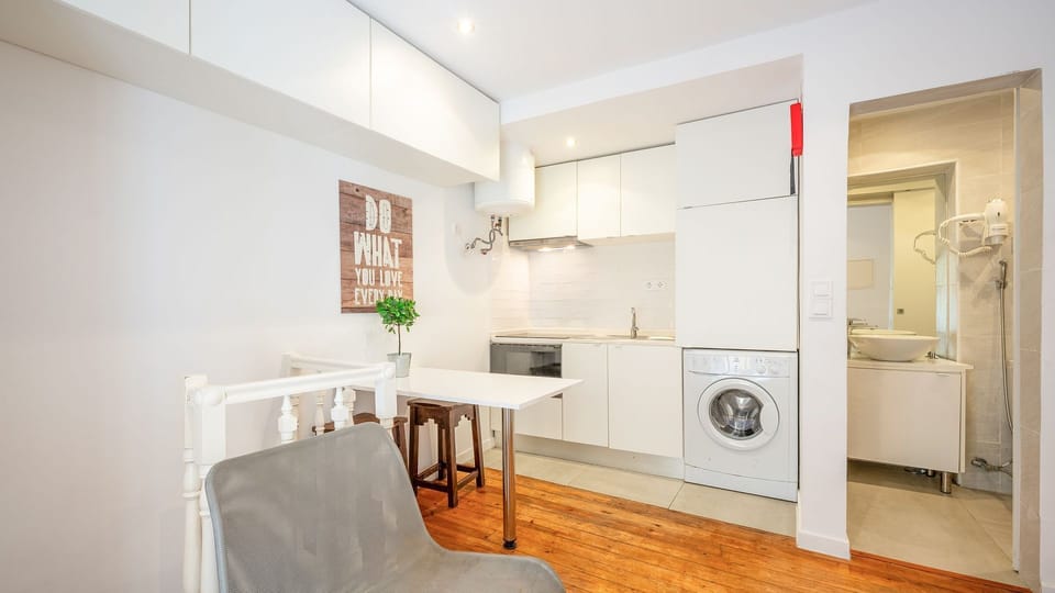 This typical Alfama apartment is the ideal place to book for a memorable stay in Lisbon #typical #memorable #portugal #pt #lisbon