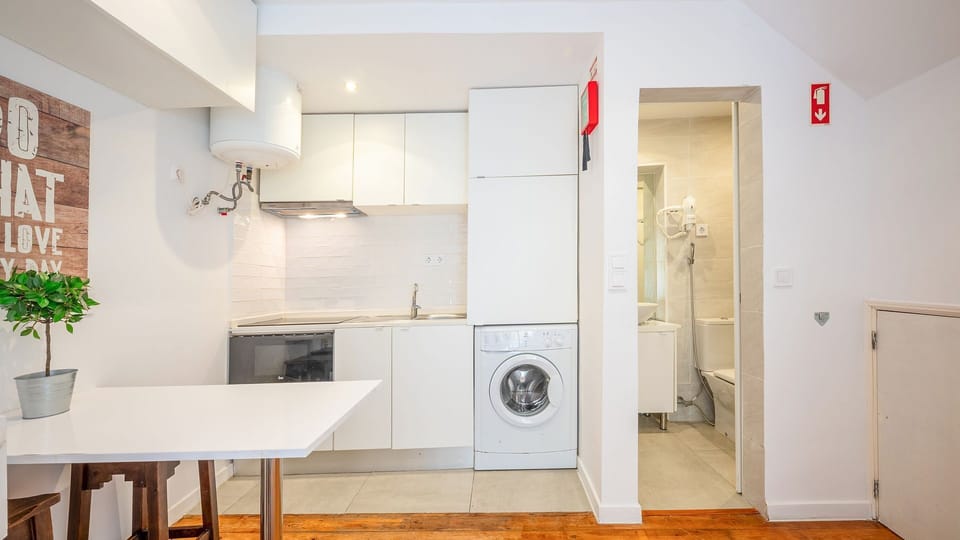 The fully equipped kitchenette has everything you need to prepare your favorite meals #homecooking #portugal #pt #lisbon