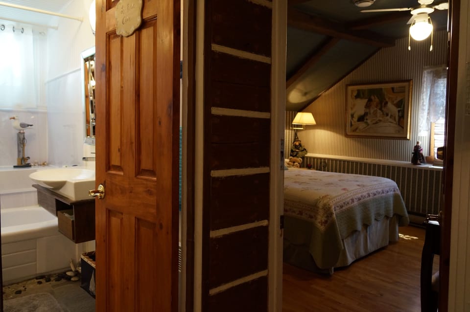 Romantic Double Room, 1 Double Bed, Shared Bathroom, Park View (La Muse) | Premium bedding, Select Comfort beds, individually decorated