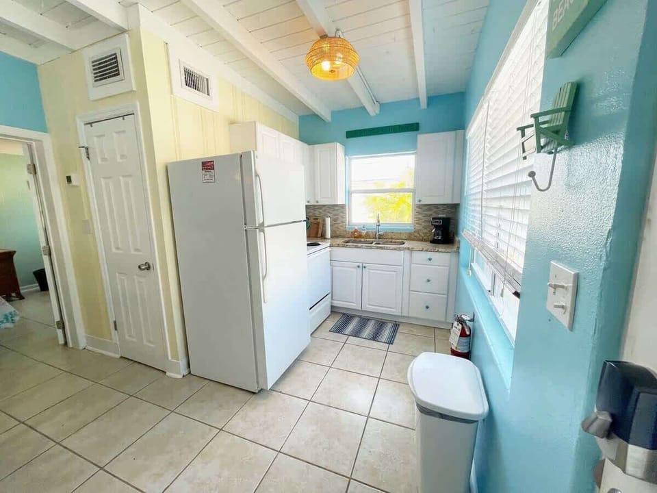 New Renovated as of October 2022 Kitchen