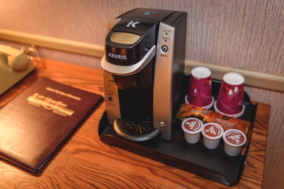 Standard Room, 2 Queen Beds, Mountain View | Coffee and/or coffee maker