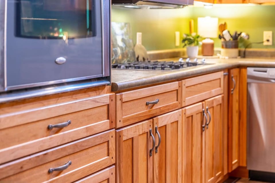 Quality cabinets and appliances