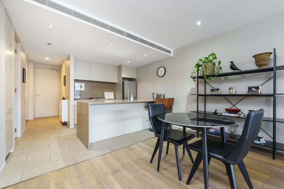 Bright and inviting dining space, perfect for enjoying meals.