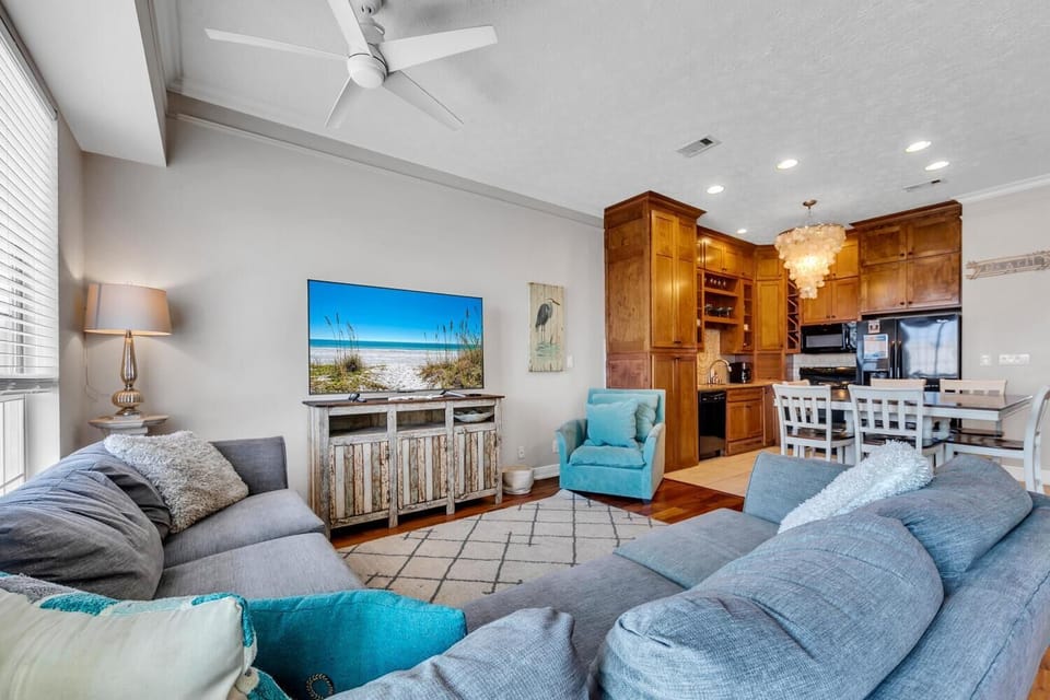 House, Multiple Beds (The Palms A3) | Living area