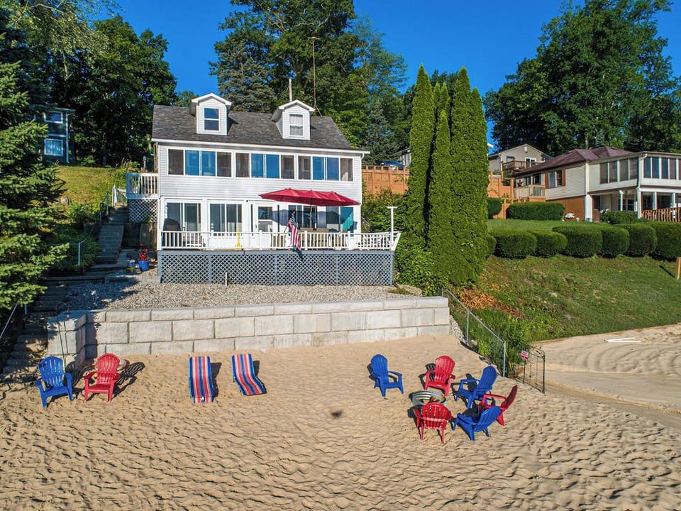 Lake House Vacation Rental | 3BR | 2BA | 1578 Sq Ft | Stairs Required to Enter