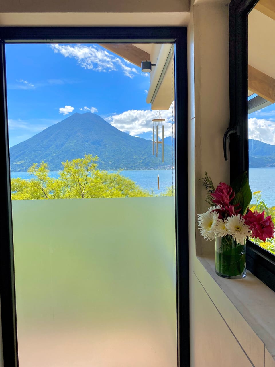 Luxury Cabin, Lake View | Bathroom | Shower, free toiletries, hair dryer, towels