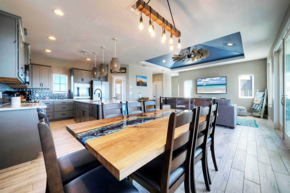 House (5 Bedrooms) | Interior