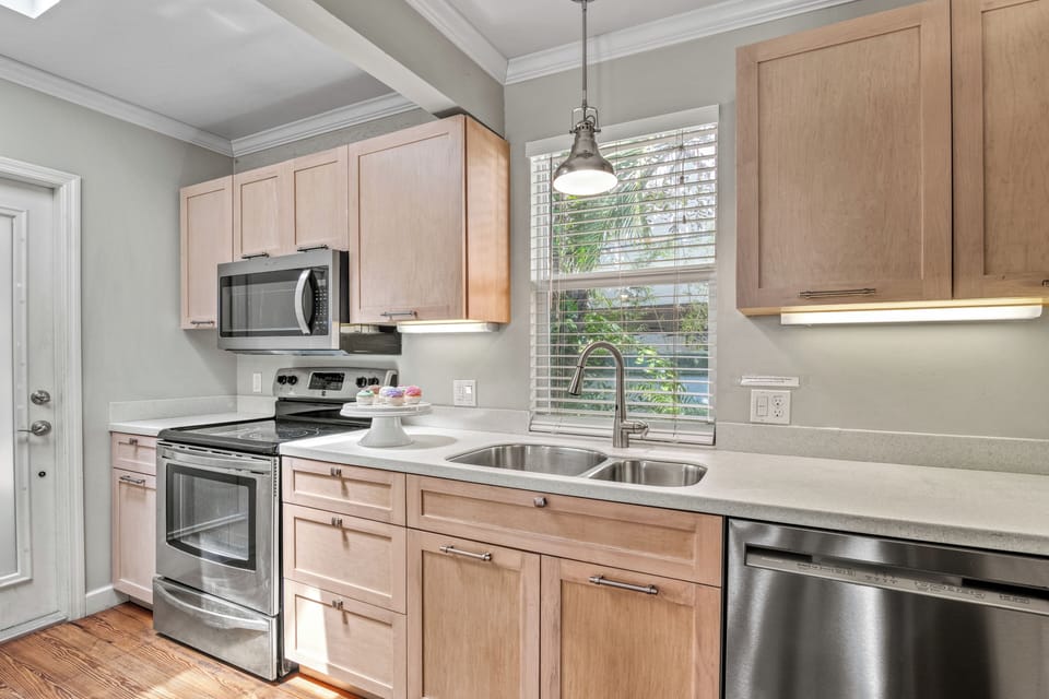 Coconut House Kitchen: Fully stocked for group meals and beach snacks.