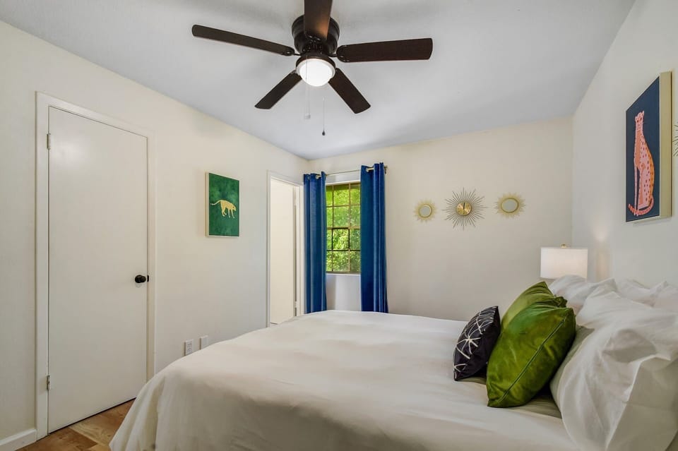 Superior House, 2 Bedrooms, Non Smoking | 2 bedrooms, blackout drapes, iron/ironing board, free WiFi
