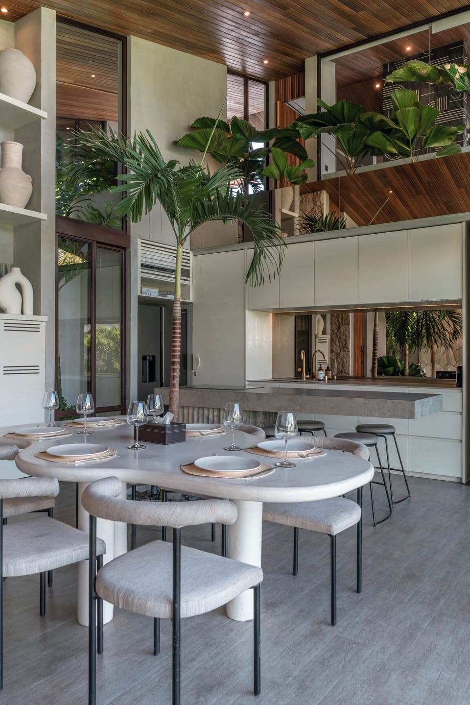 Deluxe Villa, Pool View | Dining room
