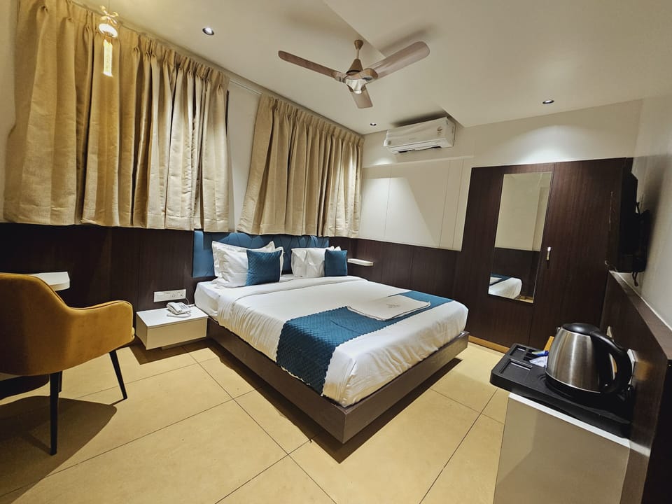 Deluxe Double Room, City View