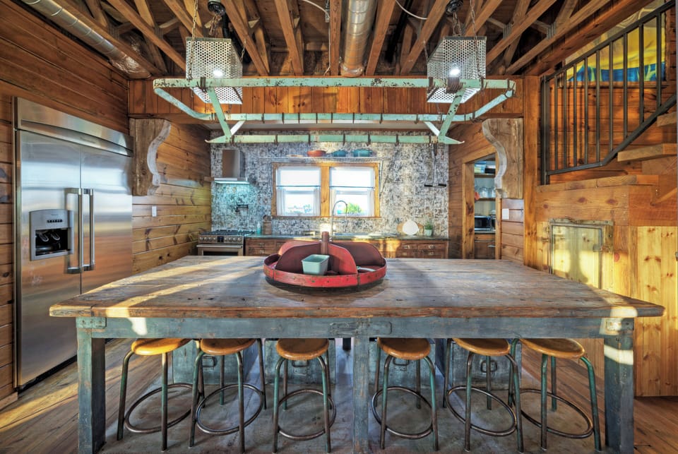Roomy, rustic, ready

