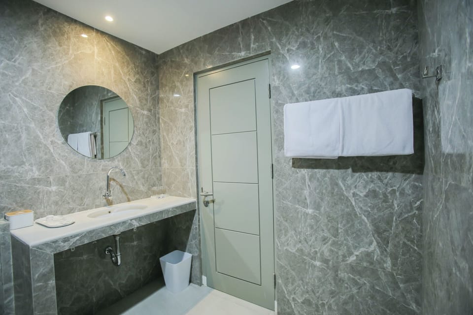 Shower, bidet, towels, soap