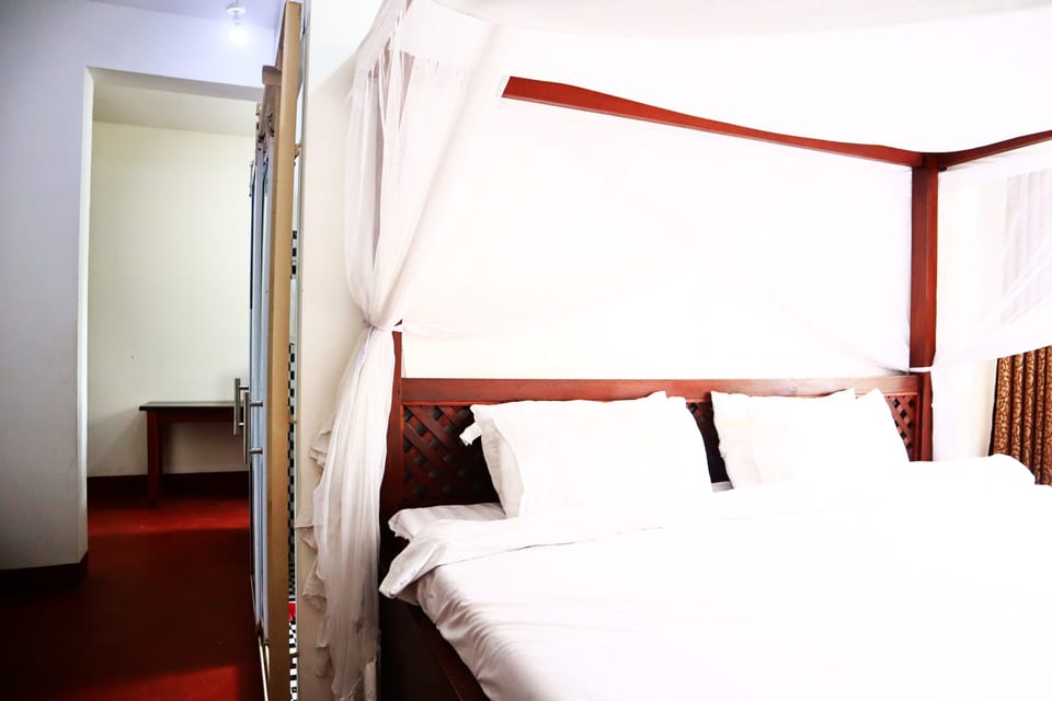 Superior Double Room | Desk, laptop workspace, blackout drapes, free WiFi